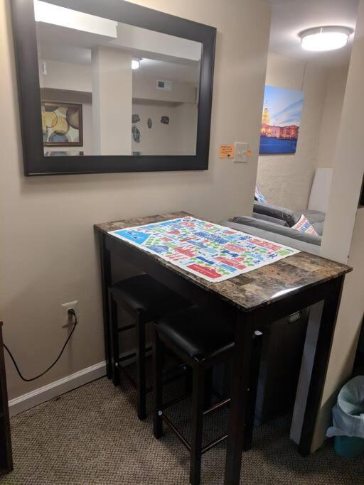 Cozy And Private Basement Holiday home Washington
